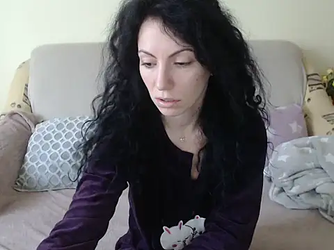 Snapshot of Emmatoo chatting on 02/15/26, 09:52 Emmatoo online show from 02/15/26, 09:52