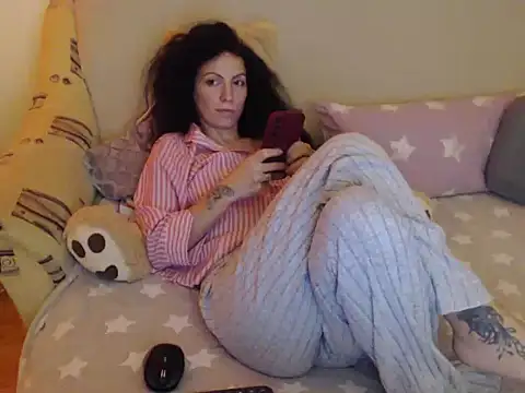 Snapshot of Emmatoo chatting on 02/05/26, 05:20 Emmatoo online show from 02/05/26, 05:20