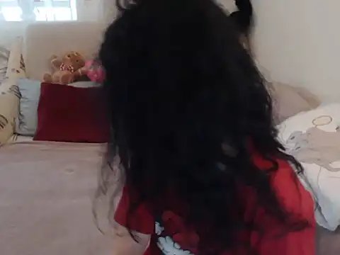 Snapshot of Emmatoo chatting on 12/20/25, 09:56 Emmatoo online show from 12/20/25, 09:56