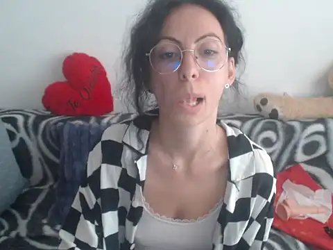 Emmatoo online show from 04/15/26, 03:05