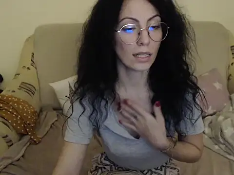 Snapshot of Emmatoo chatting on 02/15/26, 09:58 Emmatoo online show from 02/15/26, 09:58