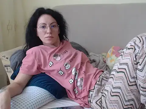 Snapshot of Emmatoo chatting on 02/24/26, 07:42 Emmatoo online show from 02/24/26, 07:42