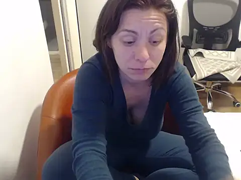 Emmatoo online show from 03/18/26, 08:21