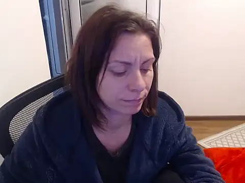 Snapshot of Emmatoo chatting on 03/03/26, 08:49 Emmatoo online show from 03/03/26, 08:49