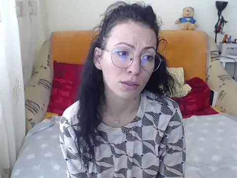 Emmatoo online show from 11/21/25, 10:36