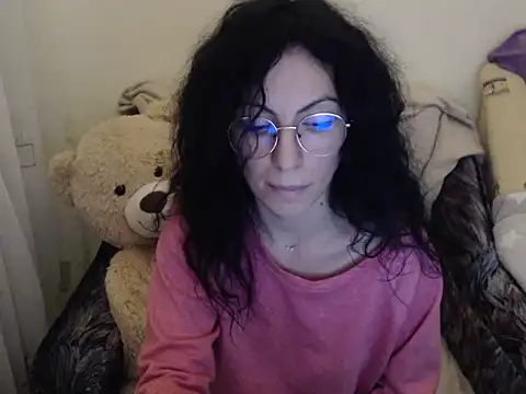 Snapshot of Emmatoo chatting on 01/05/26, 05:27 Emmatoo online show from 01/05/26, 05:27