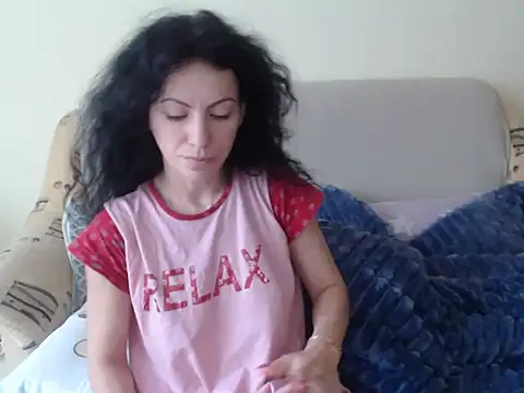 Snapshot of Emmatoo chatting on 02/07/26, 10:56 Emmatoo online show from 02/07/26, 10:56