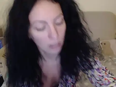 Snapshot of Emmatoo chatting on 02/08/26, 12:58 Emmatoo online show from 02/08/26, 12:58