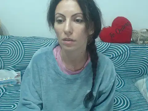 Snapshot of Emmatoo chatting on 05/15/26, 11:58 Emmatoo online show from 05/15/26, 11:58