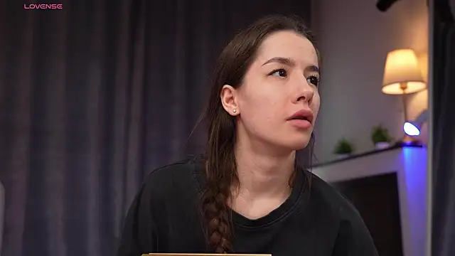 Amely Young online show from 04/11/26, 01:24