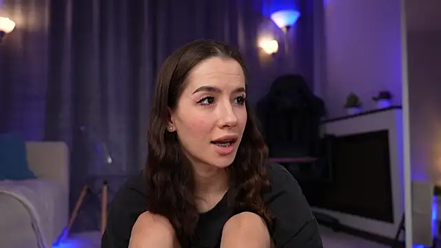 Amely Young online show from 03/25/26, 02:01