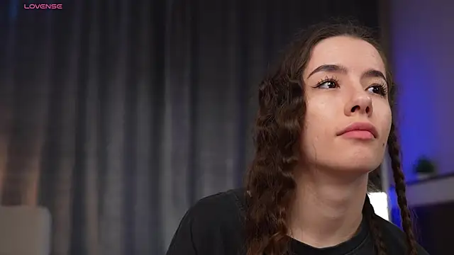 Amely Young online show from 04/13/26, 02:37