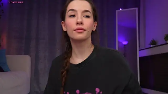 Amely Young online show from 04/19/26, 01:17