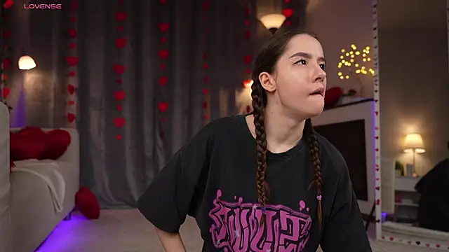 Amely Young online show from 02/14/26, 02:01