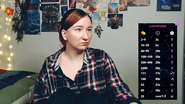 Snapshot of licentia__poetica chatting on 12/20/25, 03:42 licentia poetica online show from 12/20/25, 03:42