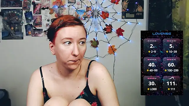 Snapshot of licentia__poetica chatting on 11/19/25, 06:08 licentia poetica online show from 11/19/25, 06:08