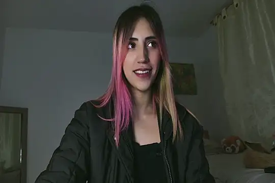 Snapshot of linnie_ chatting on 03/07/25, 10:46 linnie  online show from 03/07/25, 10:46