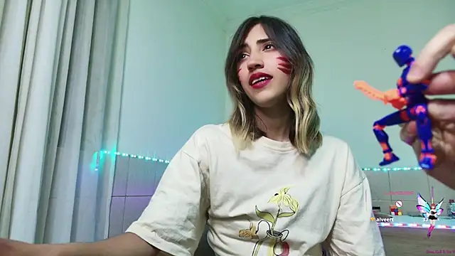 Snapshot of linnie_ chatting on 09/19/25, 07:01 linnie  online show from 09/19/25, 07:01