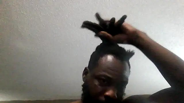 Snapshot of Mrbbc803 chatting on 10/18/25, 06:32 Mrbbc803 online show from 10/18/25, 06:32