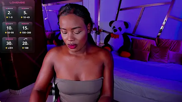 Snapshot of sofia_samuels chatting on 03/12/25, 01:47 sofia samuels online show from 03/12/25, 01:47