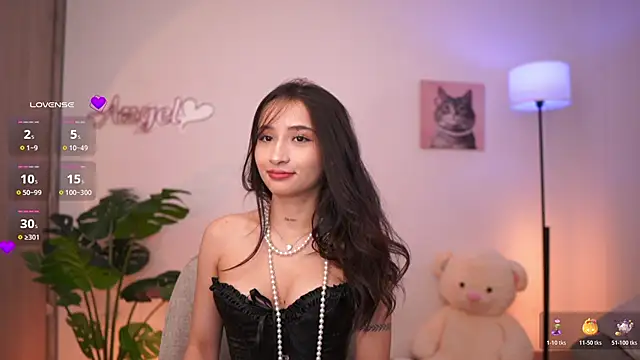 Angeeel  online show from 10/31/25, 02:08