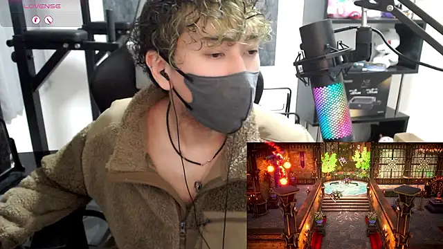 Snapshot of Shizukuu chatting on 11/08/25, 12:31 Shizukuu online show from 11/08/25, 12:31