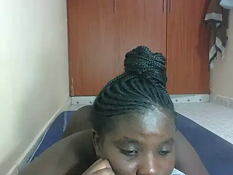 hotebbbyy online show from 04/13/26, 03:54