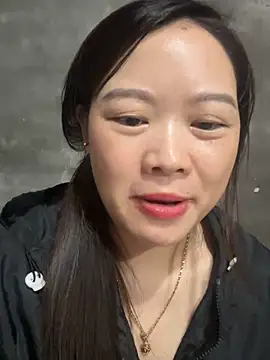 Snapshot of Hellen_111 chatting on 10/05/25, 12:40 Hellen 111 online show from 10/05/25, 12:40