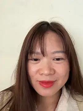 Snapshot of Hellen_111 chatting on 03/15/25, 06:25 Hellen 111 online show from 03/15/25, 06:25