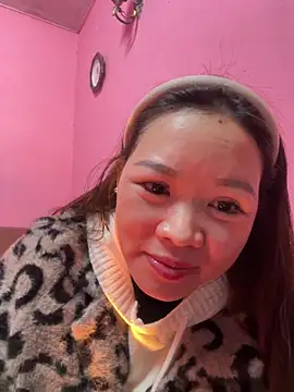 Snapshot of Hellen_111 chatting on 01/13/25, 02:11 Hellen 111 online show from 01/13/25, 02:11