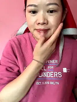 Snapshot of Hellen_111 chatting on 10/04/25, 06:48 Hellen 111 online show from 10/04/25, 06:48