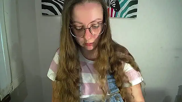 Snapshot of _Annabelle_Lee chatting on 06/18/26, 06:45 Annabelle Lee online show from 06/18/26, 06:45