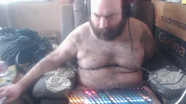 hairyhulk online show from 10/29/25, 02:27