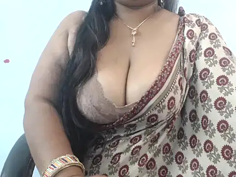 Snapshot of sapna-ji chatting on 03/05/25, 08:32 sapna-ji online show from 03/05/25, 08:32