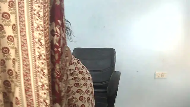 Snapshot of sapna-ji chatting on 02/22/25, 09:12 sapna-ji online show from 02/22/25, 09:12
