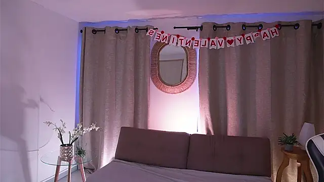 Snapshot of Sara_albrecht chatting on 02/15/25, 01:27 Sara albrecht online show from 02/15/25, 01:27