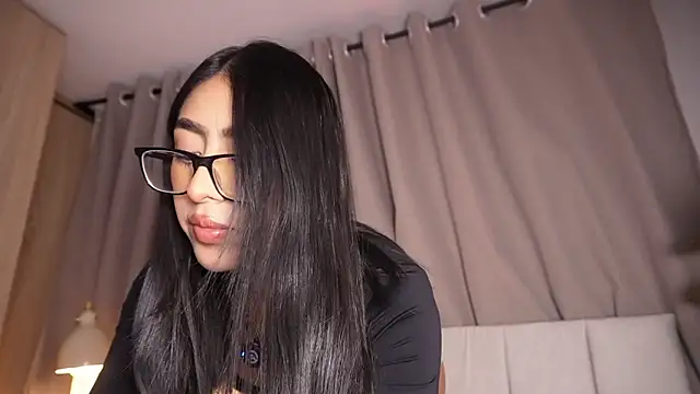 Sara albrecht online show from 03/04/26, 03:36