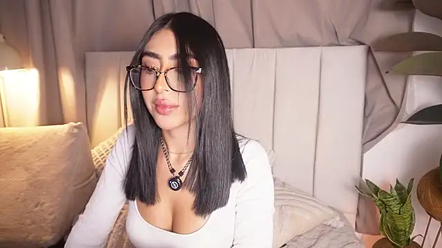 Sara albrecht online show from 03/10/26, 03:32