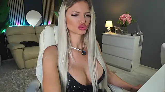 SweetBlondy35 online show from 05/19/26, 07:26