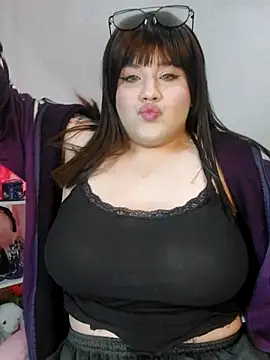 ItsNaiixa online show from 10/11/25, 10:44