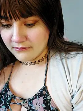 ItsNaiixa online show from 10/24/25, 12:42