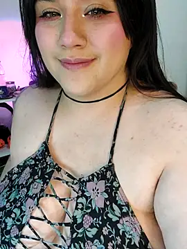 ItsNaiixa online show from 12/20/25, 09:06