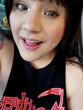 ItsNaiixa online show from 04/26/26, 03:31