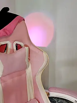 ItsNaiixa online show from 11/16/25, 07:07