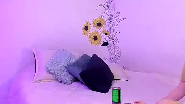 Snapshot of Dear-Venus chatting on 09/17/25, 10:56 Dear-Venus online show from 09/17/25, 10:56