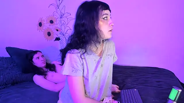 Snapshot of Dear-Venus chatting on 02/19/25, 12:35 Dear-Venus online show from 02/19/25, 12:35