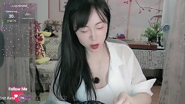 Lisa-s online show from 10/12/25, 01:45