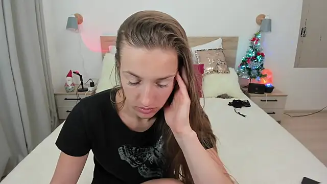 Snapshot of KateRedgar chatting on 12/04/25, 05:34 KateRedgar online show from 12/04/25, 05:34