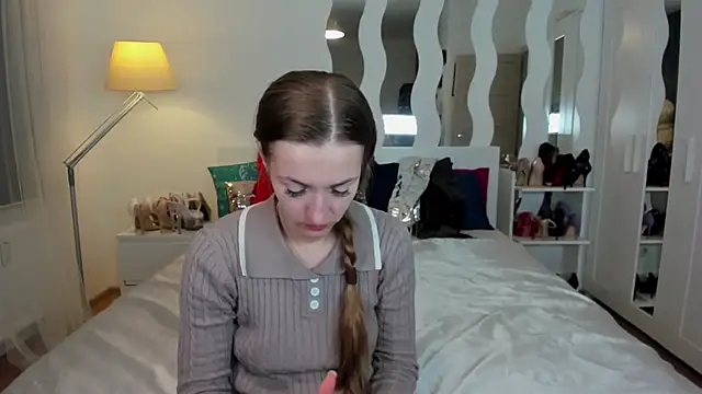 Snapshot of KateRedgar chatting on 03/19/25, 02:57 KateRedgar online show from 03/19/25, 02:57