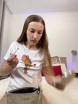 Snapshot of KateRedgar chatting on 10/30/25, 02:14 KateRedgar online show from 10/30/25, 02:14